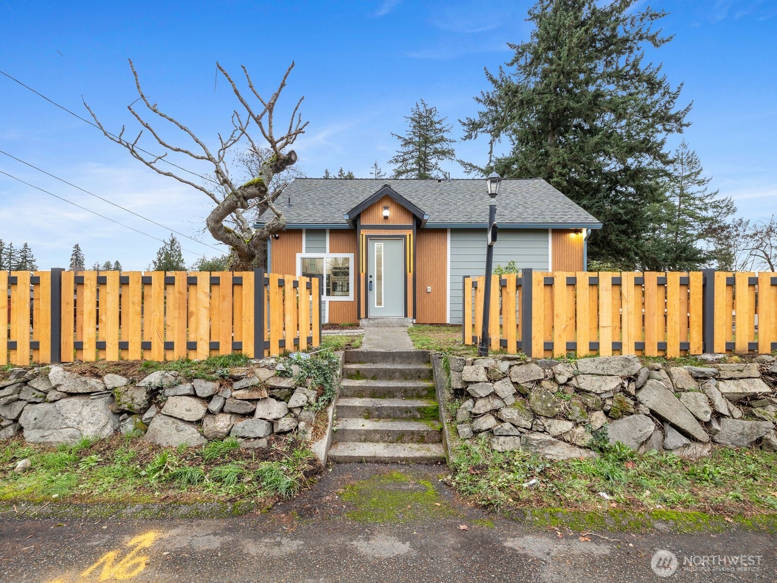 10101 Ainsworth Ave S