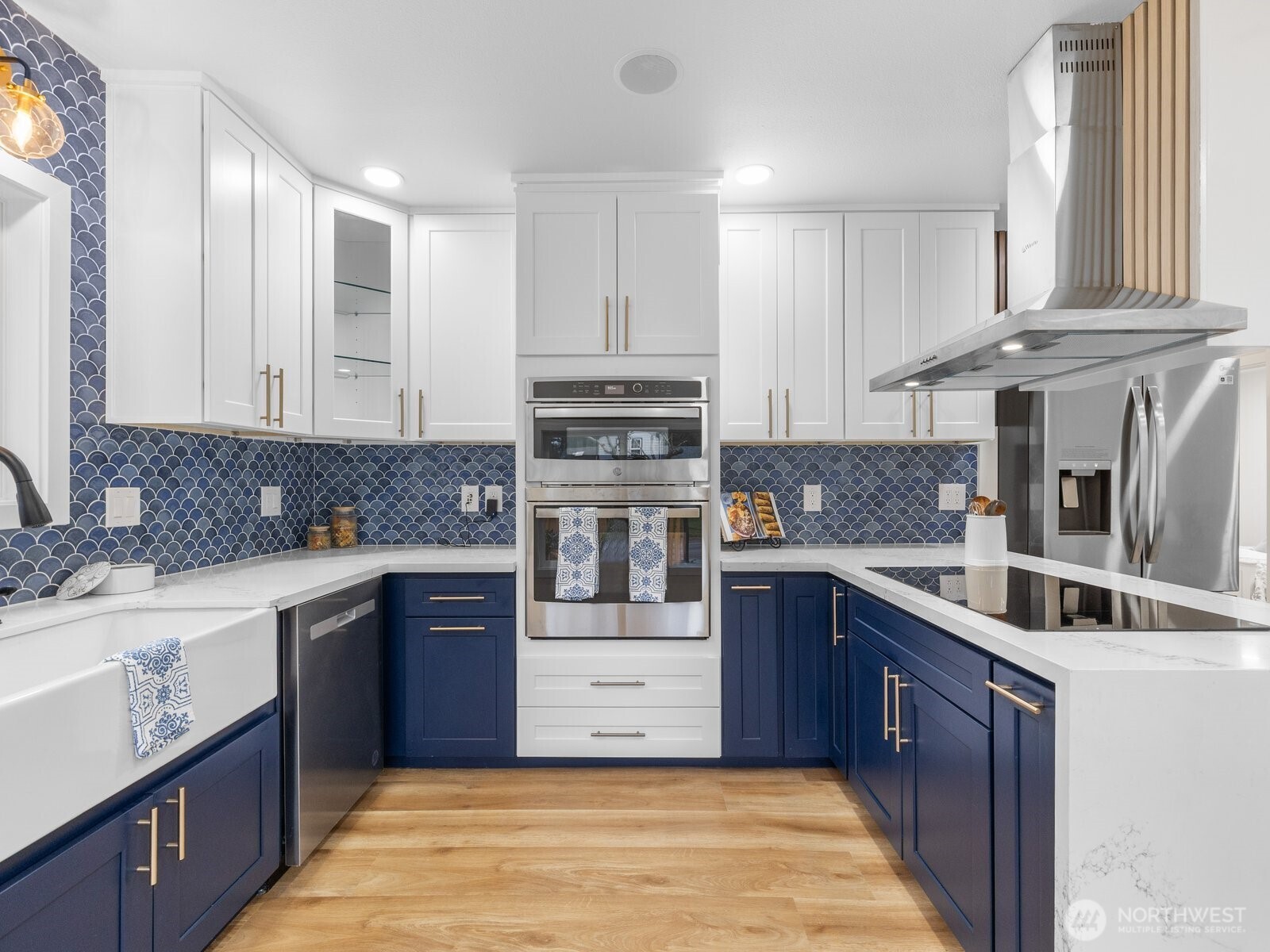 10101 Ainsworth Ave S