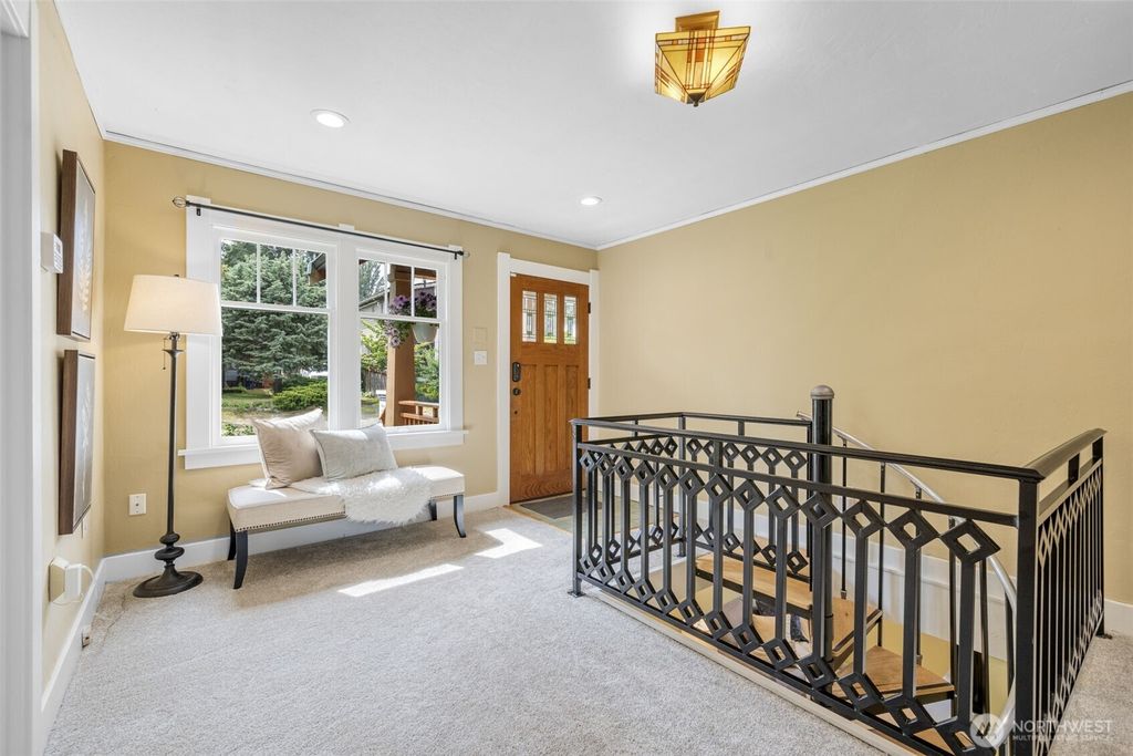 Photo of 11514 N Park Avenue N, Seattle, WA 98133 (MLS # 2398252)