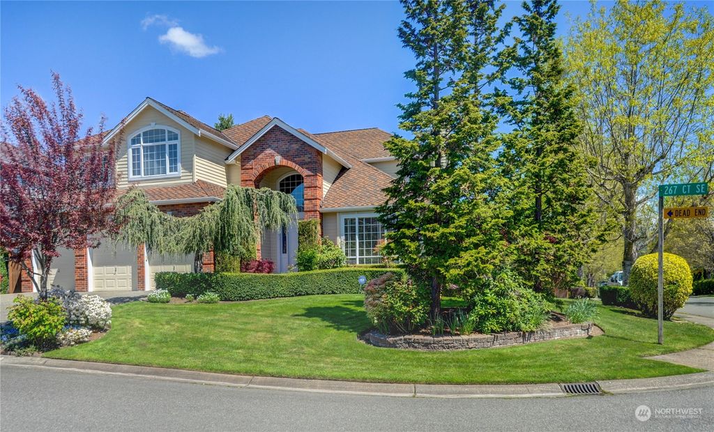 Photo of 1798 267th Court SE, Sammamish, WA 98075 (MLS # 2066796)