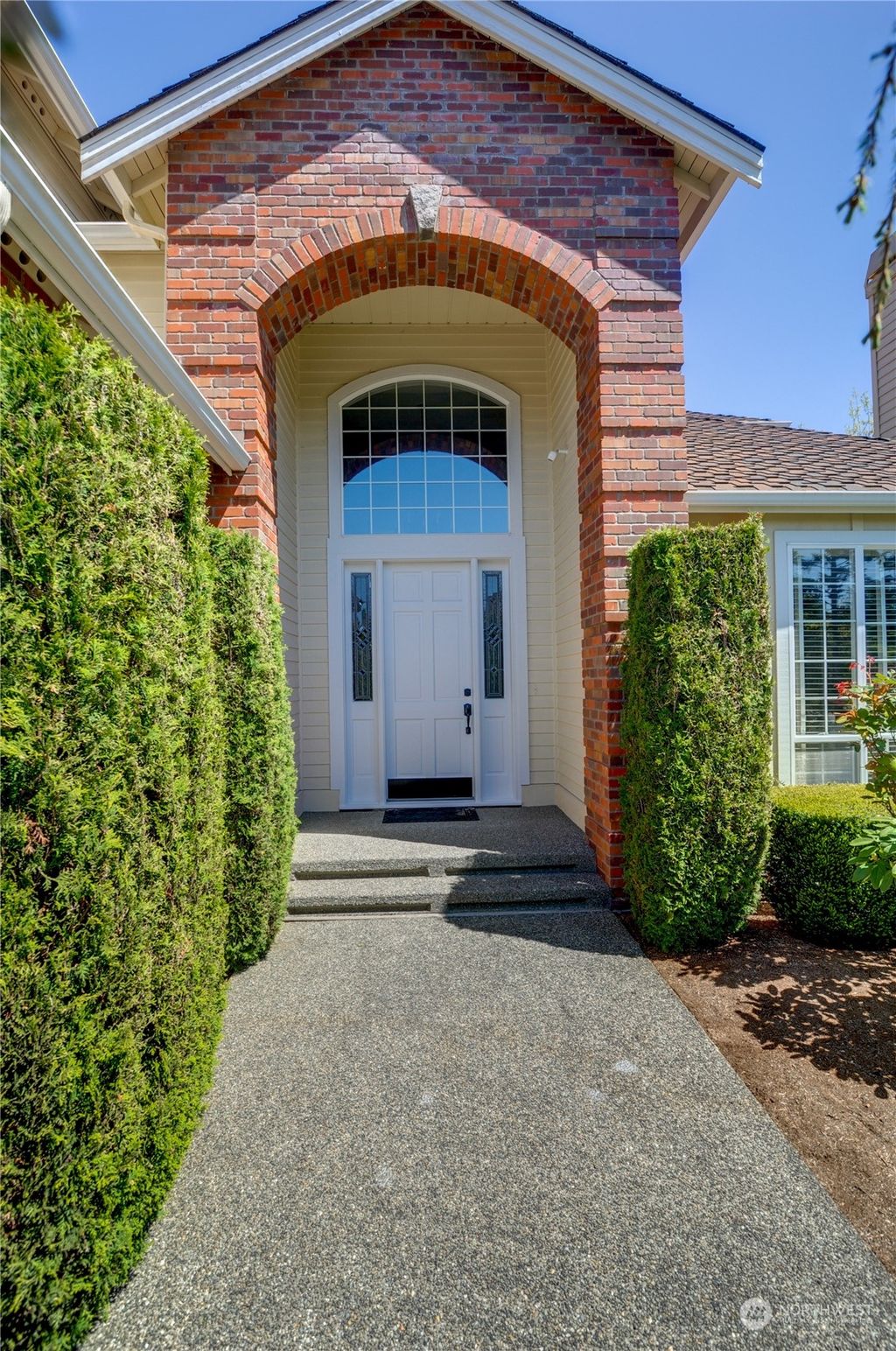 Photo of 1798 267th Court SE, Sammamish, WA 98075 (MLS # 2066796)