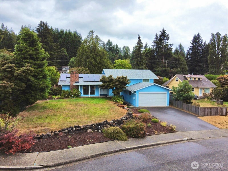 1516 Bradley Court