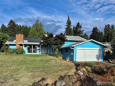 Photo of 1516 Bradley Court, Bremerton, WA 98310 (MLS # 2577584)