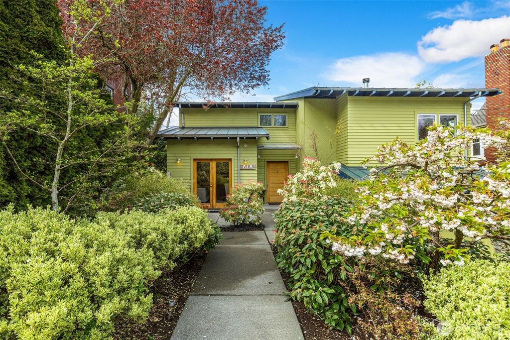 Photo of 818 W Barrett Street, Seattle, WA 98119 (MLS # 2356430)