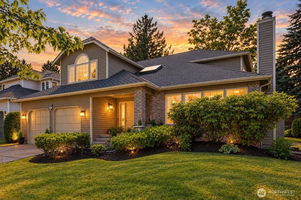 Photo of 15215 92nd Place NE, Bothell, WA 98011 (MLS # 2584085)