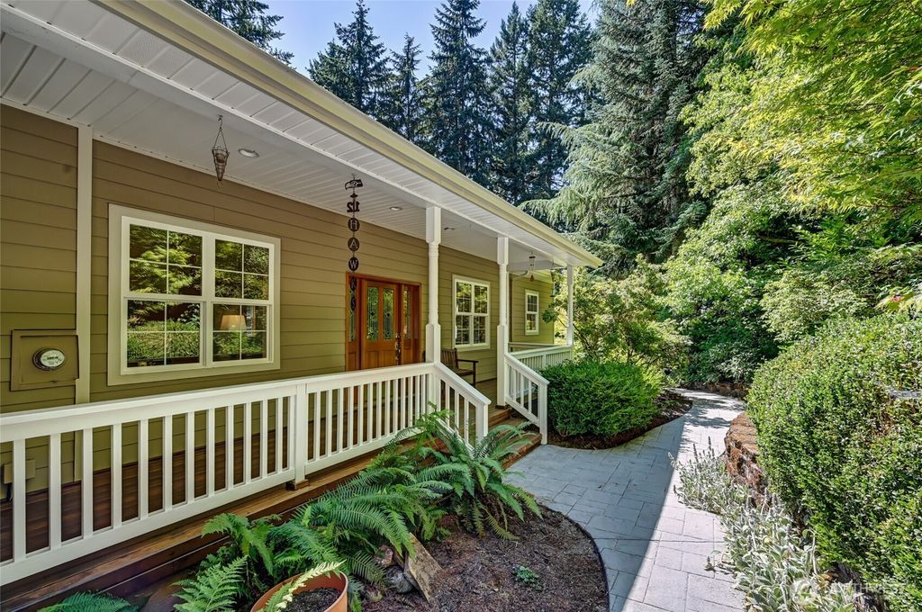 Photo of 7512 Marwood Place, Woodinville, WA 98072 (MLS # 2405357)