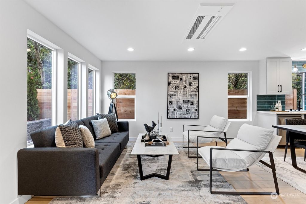 Photo of 304 32nd Avenue E, Seattle, WA 98112 (MLS # 2180595)