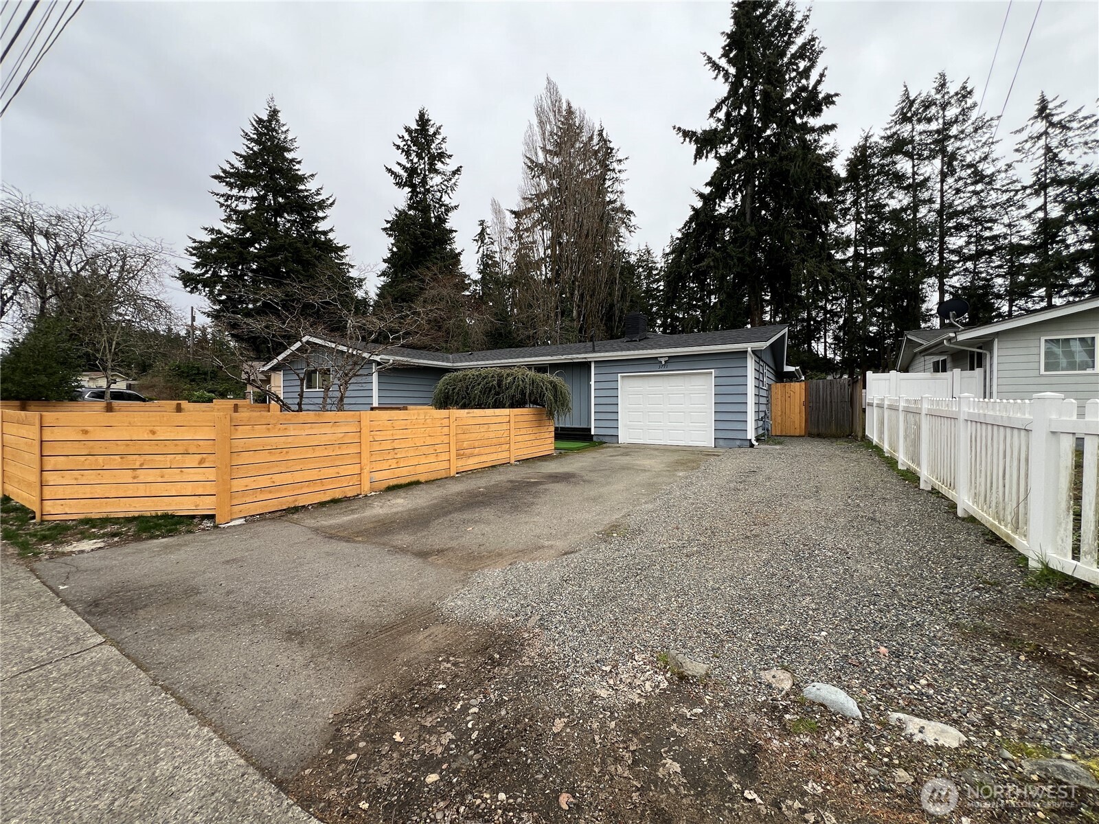 3711 Grandview Drive W