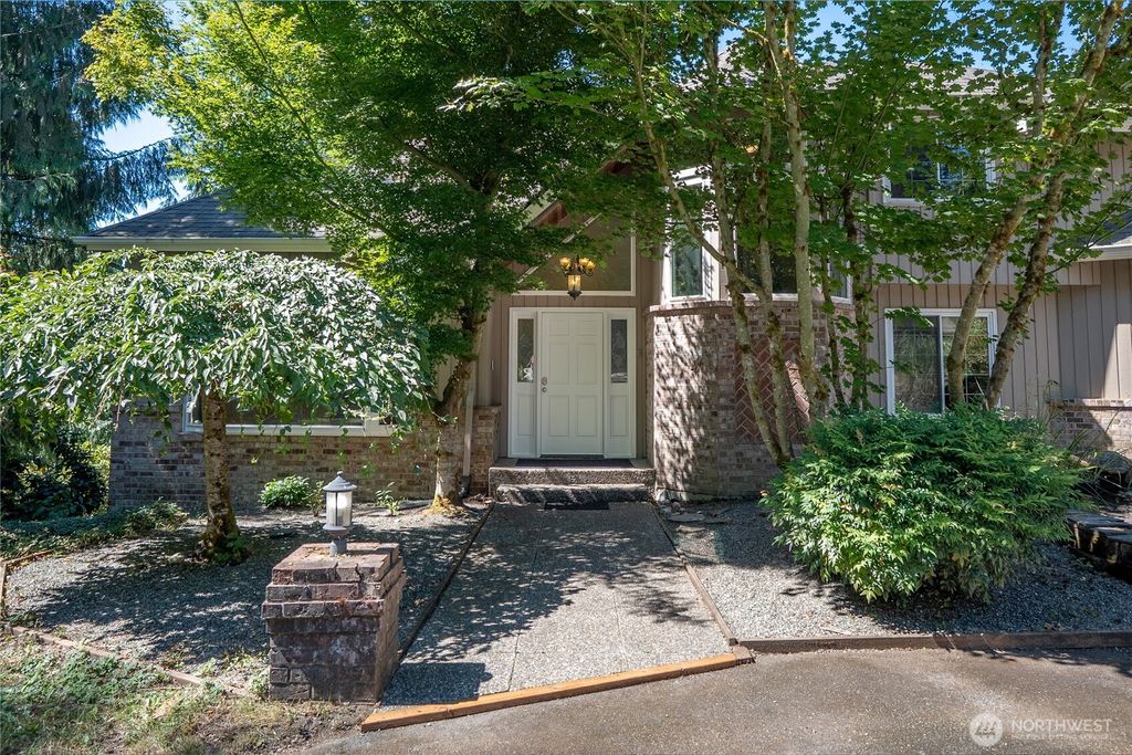 Photo of 18109 236th Avenue NE, Woodinville, WA 98077 (MLS # 2420091)