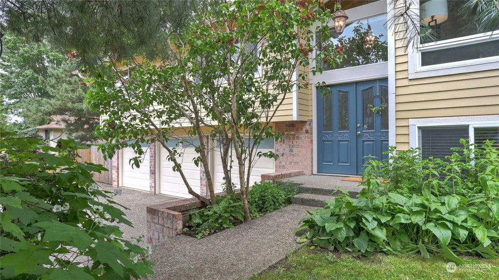 Photo of 21544 SE 254th Place, Maple Valley, WA 98038 (MLS # 2013264)