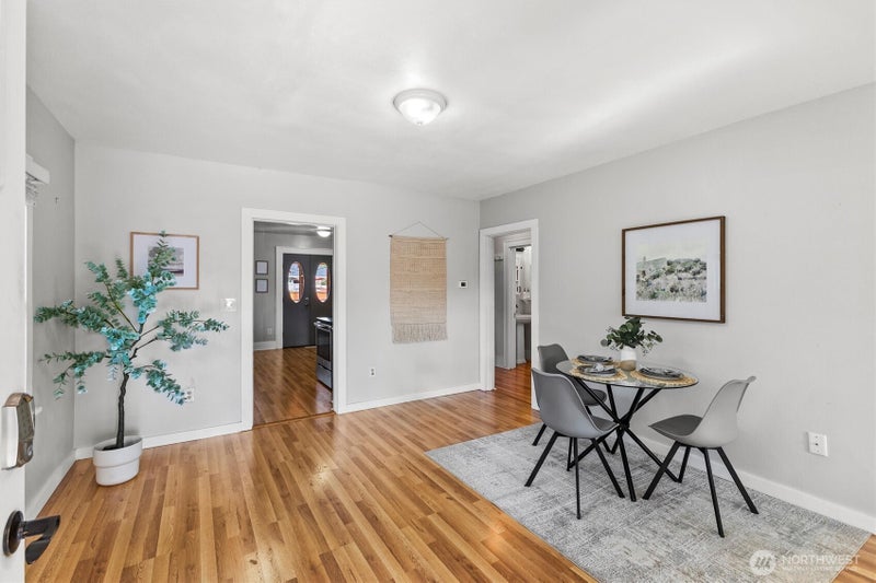 2827 Walnut Street