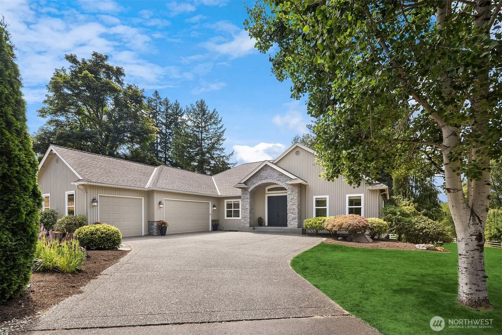 Photo of 12101 194th Avenue NE, Redmond, WA 98053 (MLS # 2378666)