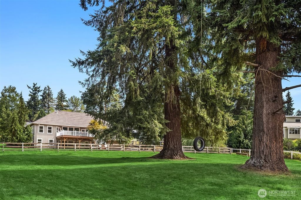 Photo of 12101 194th Avenue NE, Redmond, WA 98053 (MLS # 2378666)