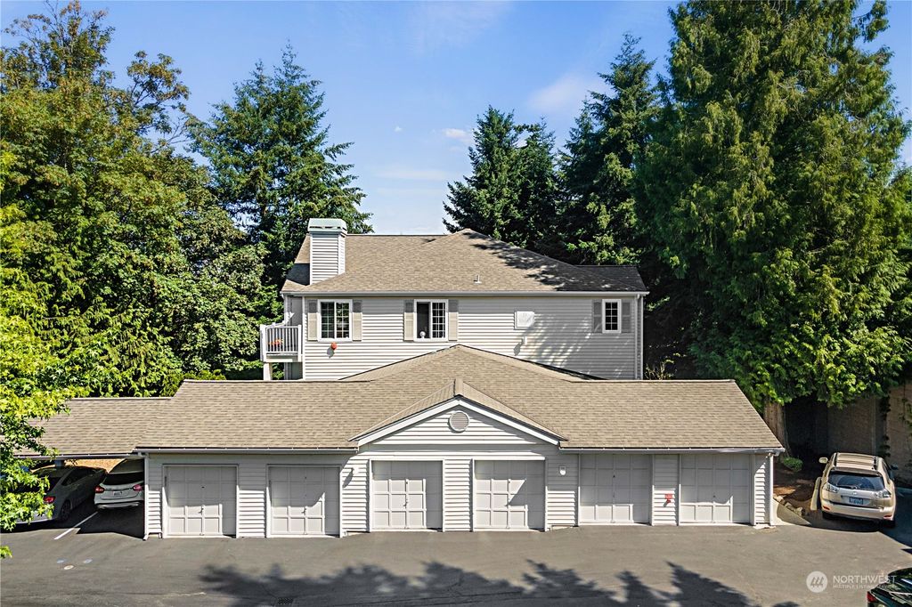 Photo of 1660 118th Avenue SE #D212, Bellevue, WA 98005 (MLS # 2262675)