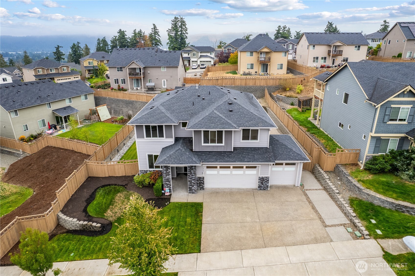 1415 SE 39th St SE