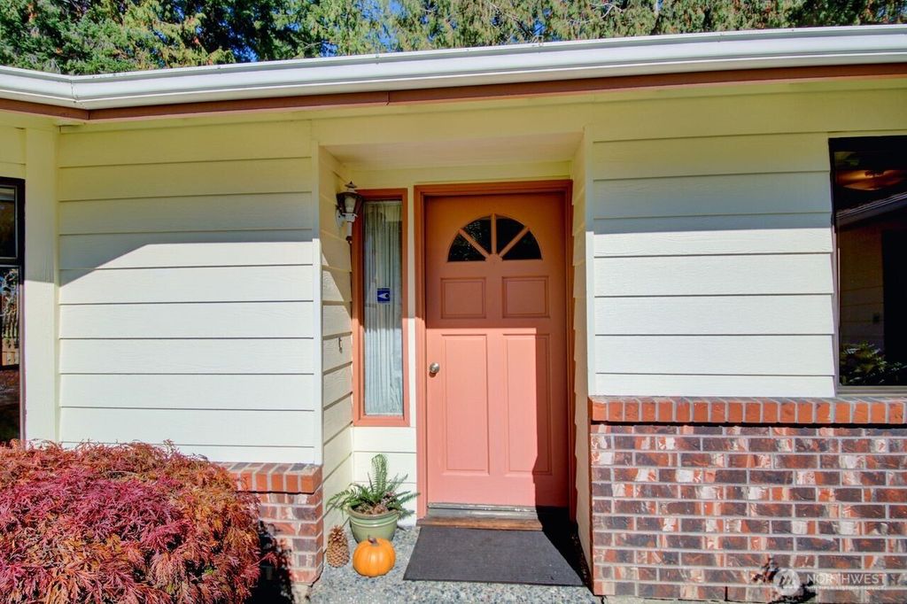 Photo of 2736 N 27th Street, Mount Vernon, WA 98273 (MLS # 2443504)