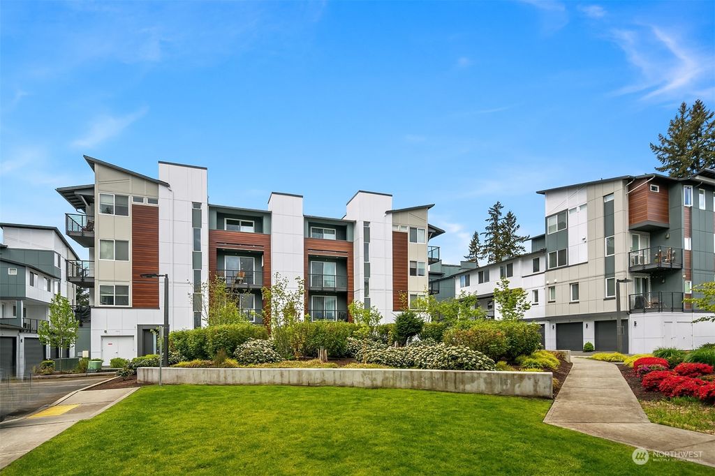 Photo of 23107 NE 8th Street #B203, Sammamish, WA 98074 (MLS # 2230581)