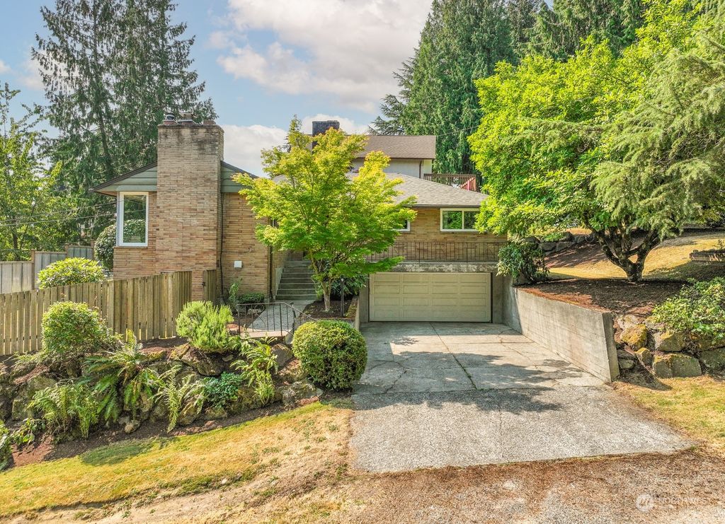 Photo of 7835 S 118th Street, Seattle, WA 98178 (MLS # 2271042)