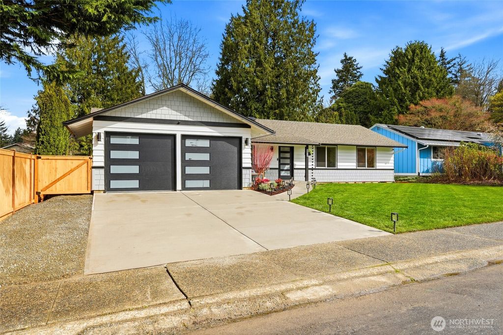 Photo of 8810 NE 138th Street, Kirkland, WA 98034 (MLS # 2501609)