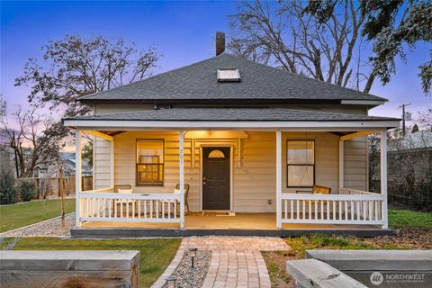 Photo of 701 N Kittitas Street, Ellensburg, WA 98926 (MLS # 2490365)