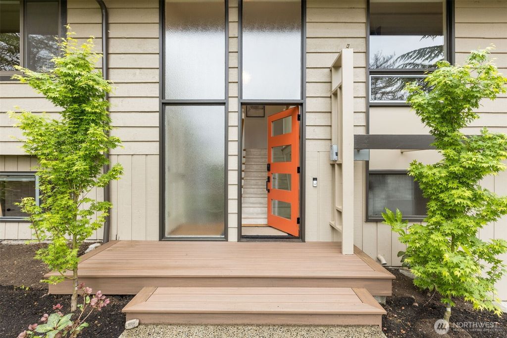 Photo of 8805 SE 39th Street, Mercer Island, WA 98040 (MLS # 2519790)