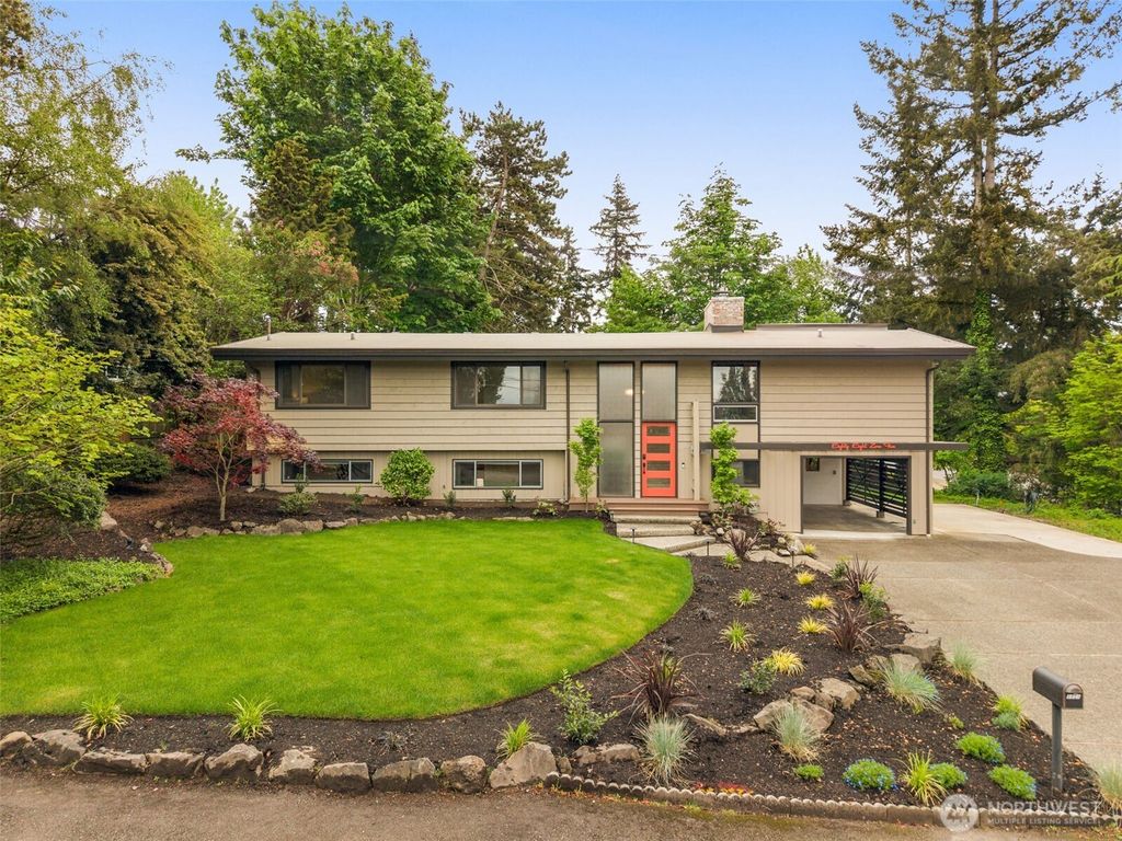 Photo of 8805 SE 39th Street, Mercer Island, WA 98040 (MLS # 2519790)