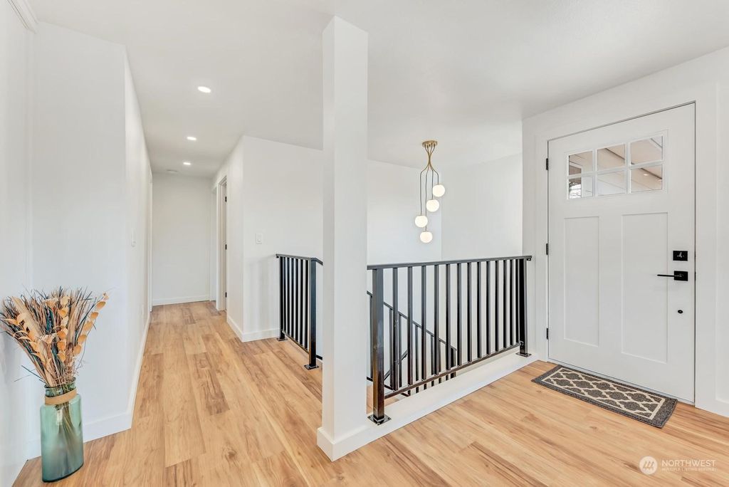 Photo of 5905 16th Avenue SW, Seattle, WA 98106 (MLS # 2032790)
