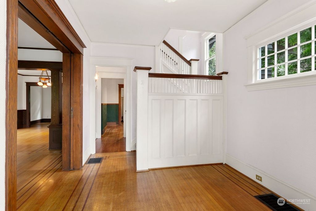 Photo of 1517 34th Avenue, Seattle, WA 98122 (MLS # 2162627)