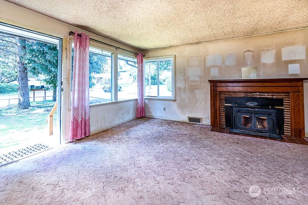 Photo of 14756 27th Avenue NE, Shoreline, WA 98155 (MLS # 2058512)