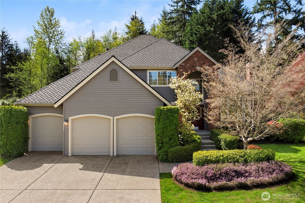 Photo of 24535 NE 72ND Street, Redmond, WA 98053 (MLS # 2359415)