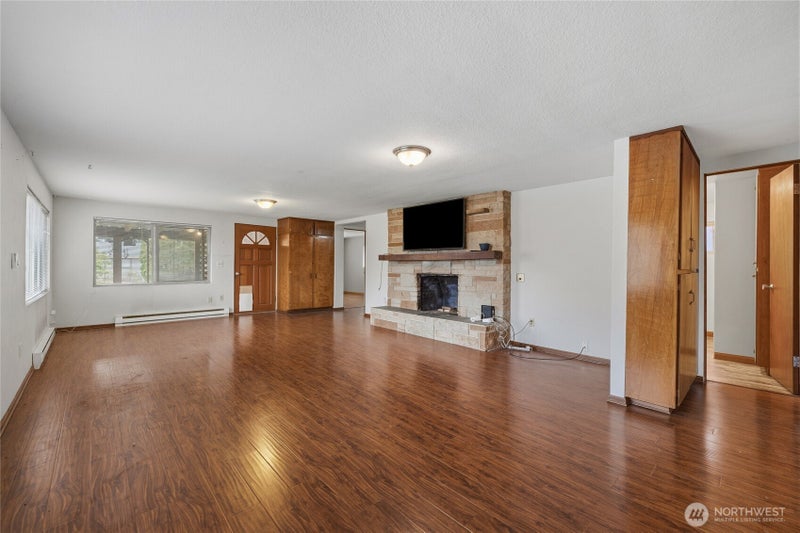 702 E 51st Street