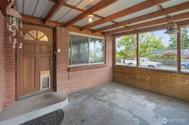 702 E 51st Street