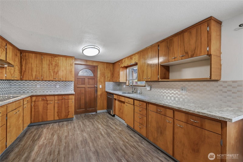 702 E 51st Street