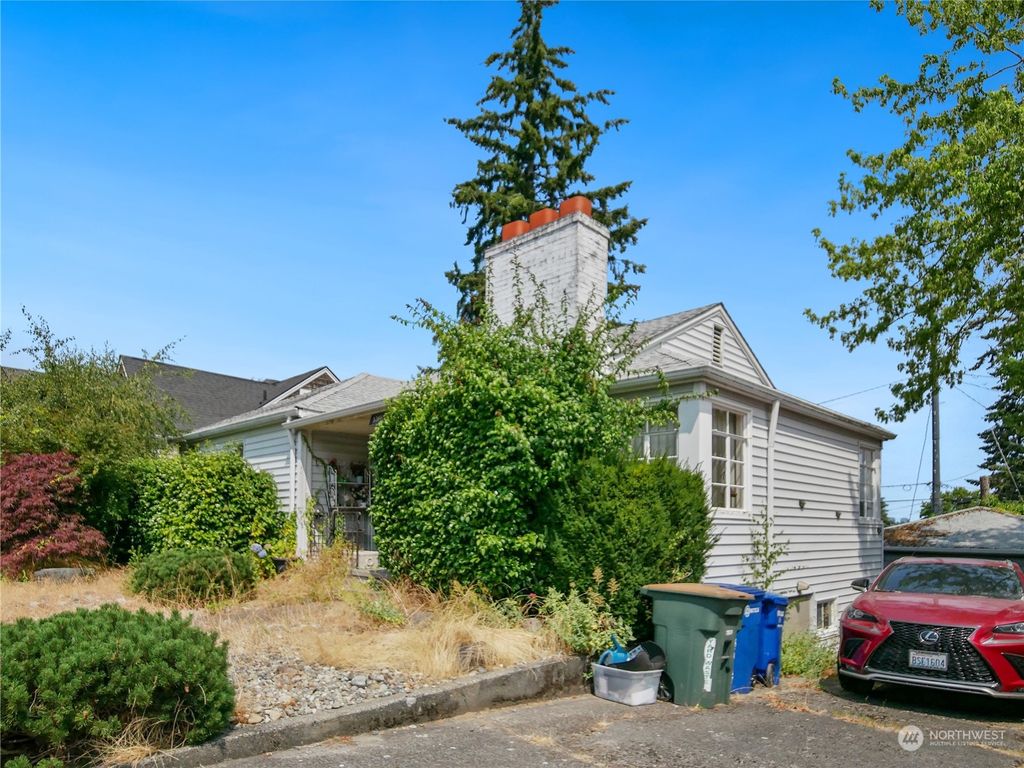 Photo of 3310 9th Avenue W, Seattle, WA 98119 (MLS # 2269368)