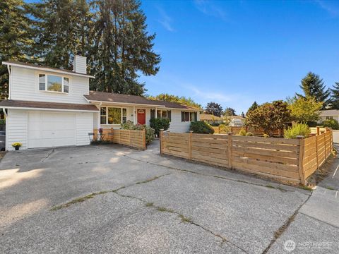 Photo of 900 116th Street SW, Everett, WA 98204 (MLS # 2437074)