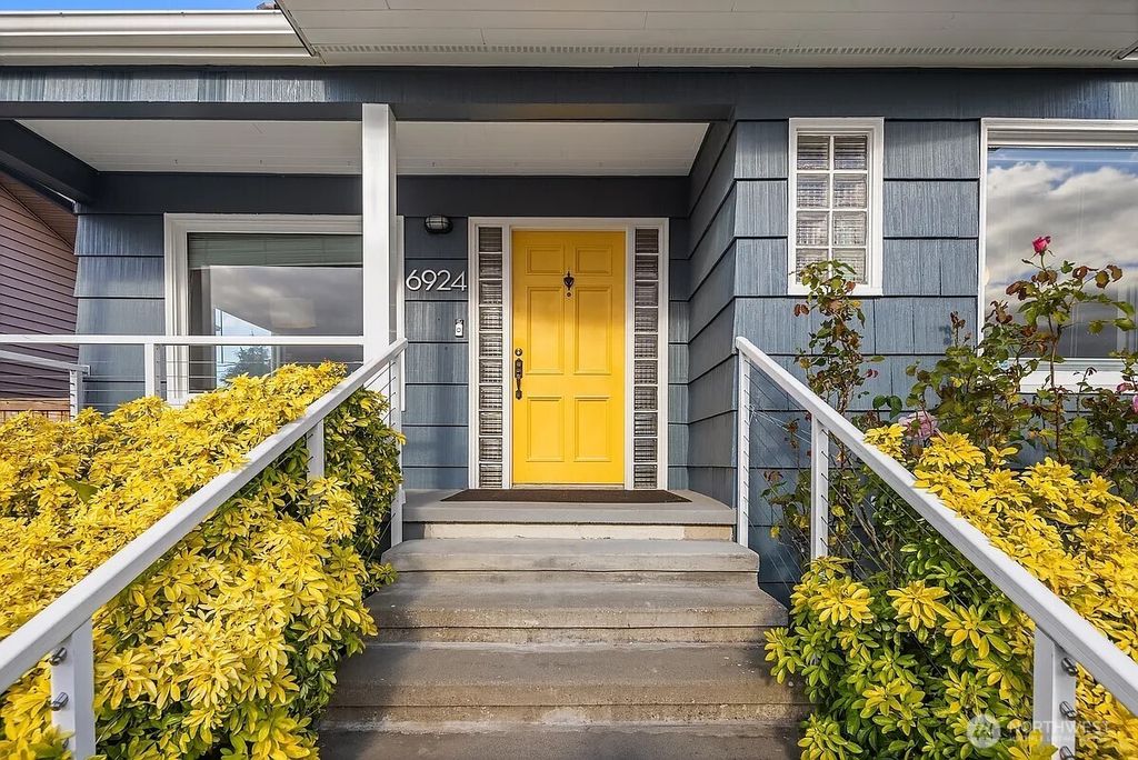 Photo of 6924 38th Avenue SW, Seattle, WA 98126 (MLS # 2432424)