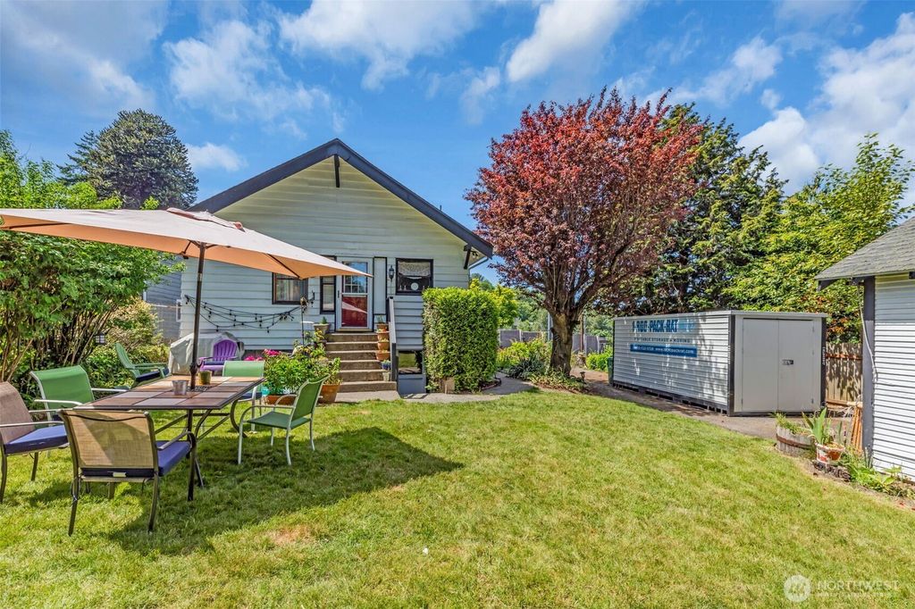 Photo of 13946 51st Avenue S, Tukwila, WA 98168 (MLS # 2378426)