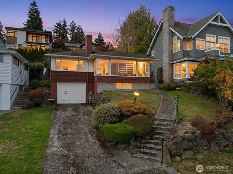 Photo of 7327 58th Avenue NE, Seattle, WA 98115 (MLS # 2448764) Photo of 7327 58th Avenue NE, Seattle, WA 98115 (MLS # 2448764)