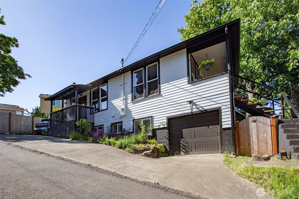 Photo of 13027 40th Avenue S, Tukwila, WA 98168 (MLS # 2428112)