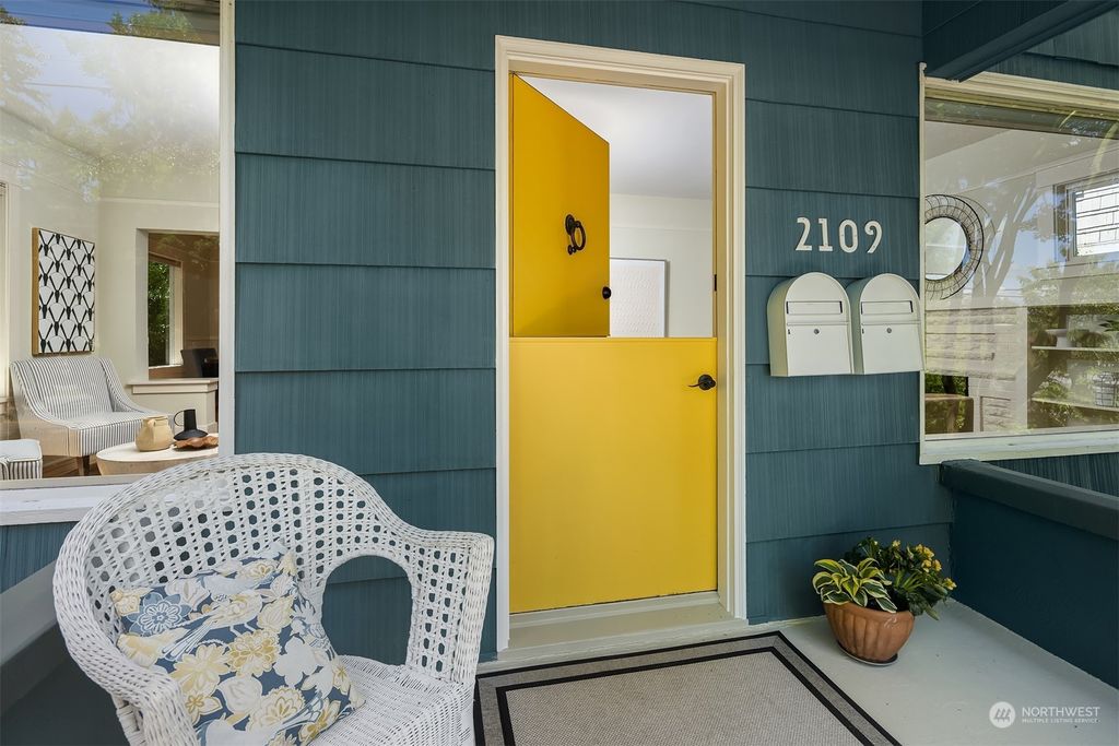 Photo of 2109 Boyer Avenue E, Seattle, WA 98112 (MLS # 2253153)