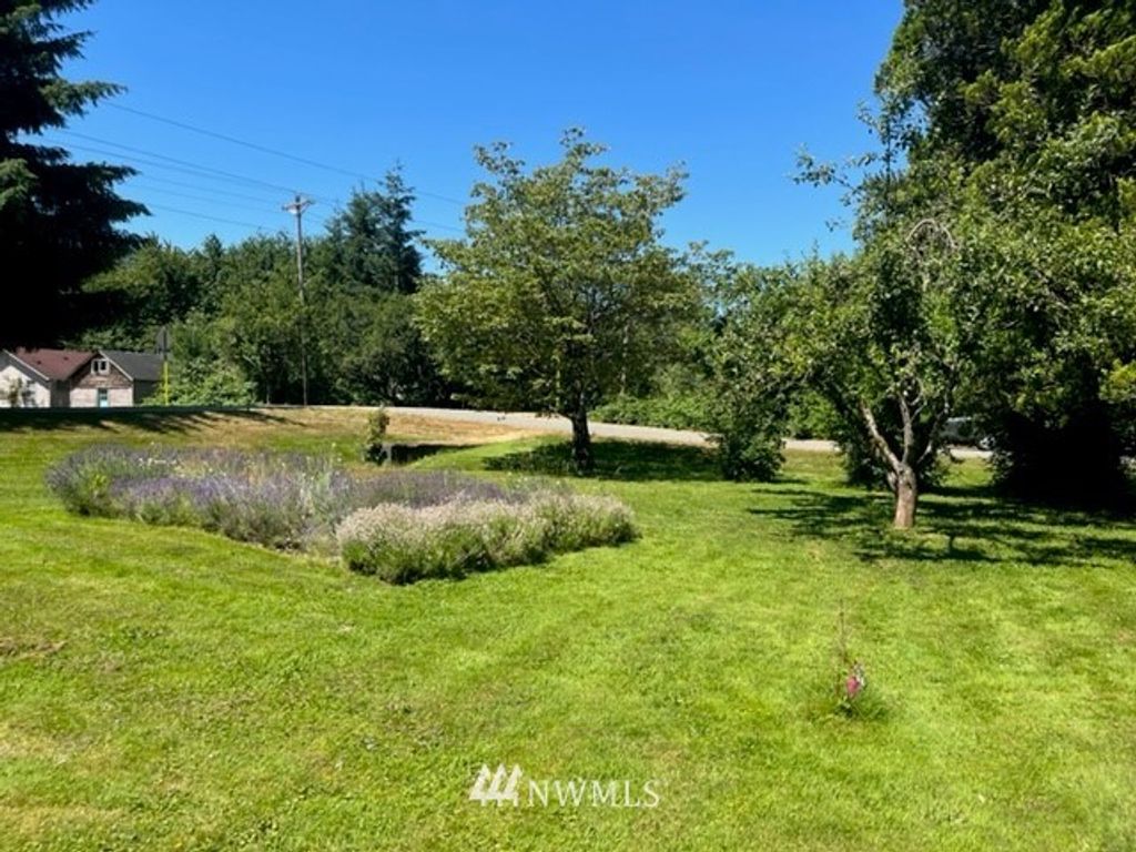 Photo of 0 Main Avenue N, North Bend, WA 98045 (MLS # 1976623)