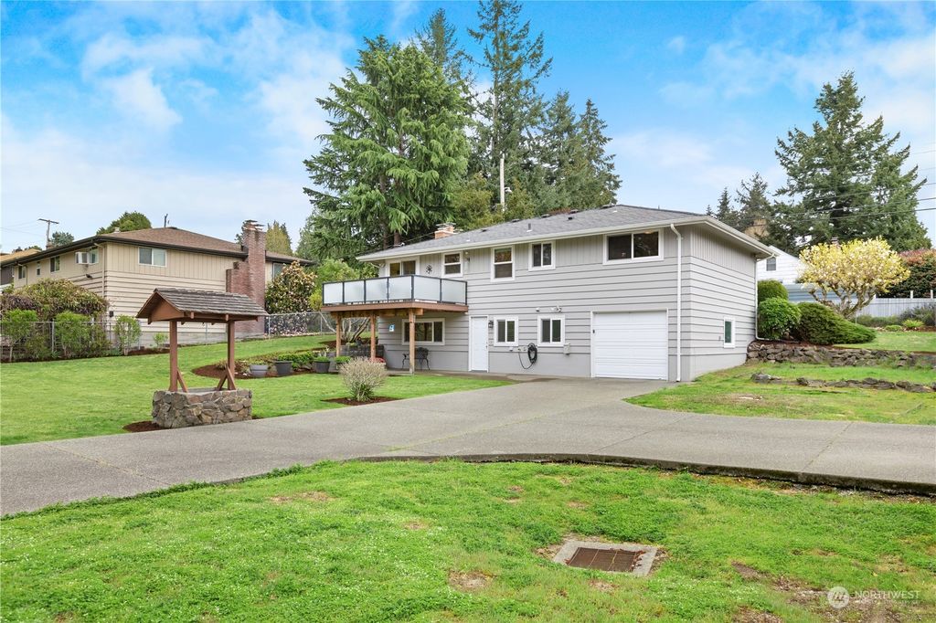 Photo of 2144 SW 116th Street, Seattle, WA 98146 (MLS # 2062027)