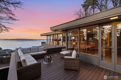 Photo of 2103 Steilacoom Boulevard, Steilacoom, WA 98388 (MLS # 2486498)