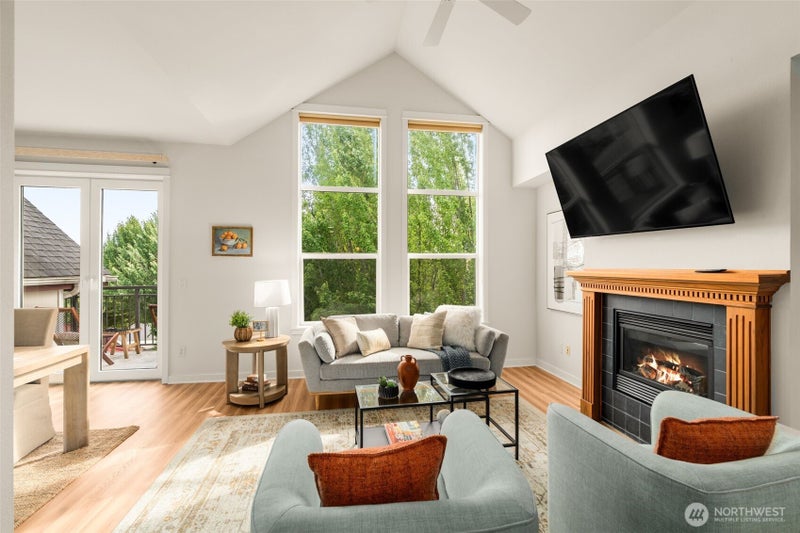 55 Williams Avenue S 401
