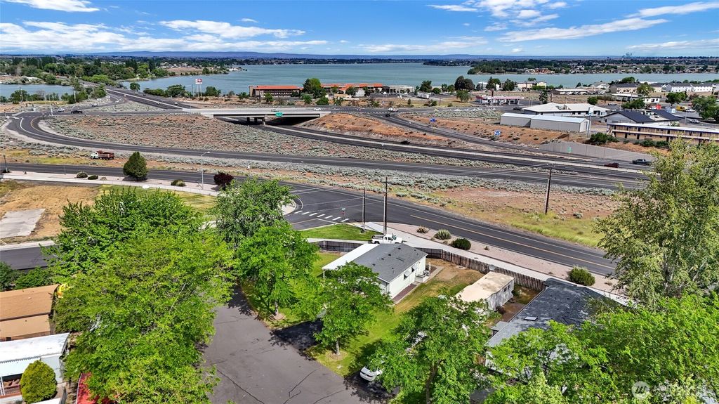 Photo of 3131 W Wapato Drive #2, Moses Lake, WA 98837 (MLS # 2525061)