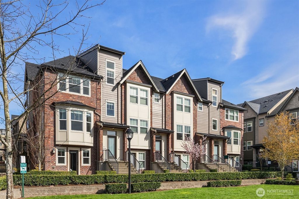 Photo of 1334 Greenwich Walk Walk NE, Issaquah, WA 98029 (MLS # 2366013)