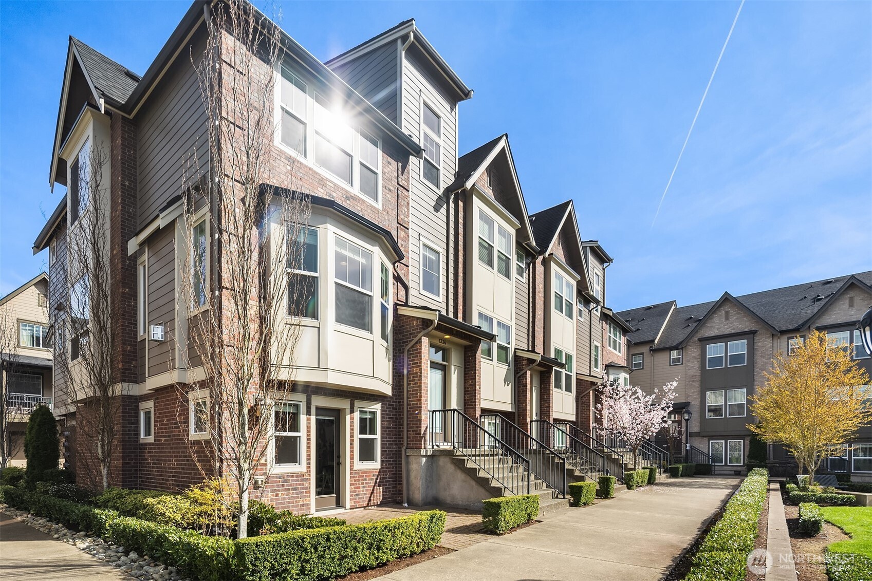 1334 Greenwich Walk NE