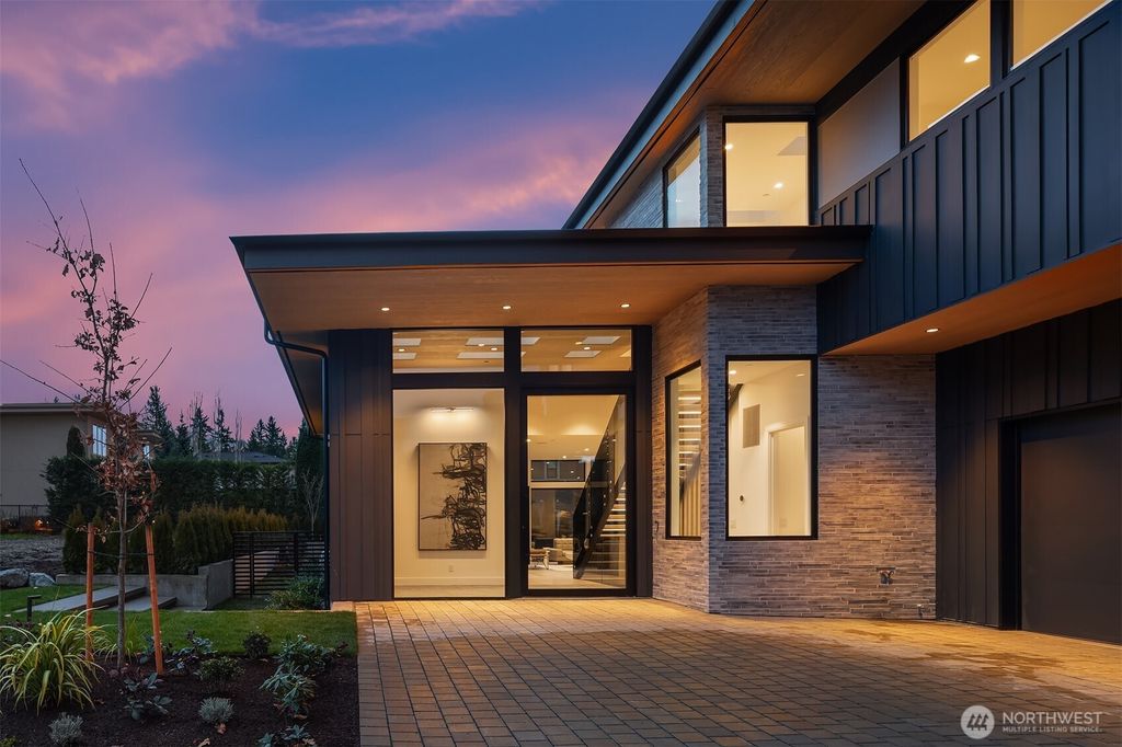 Photo of 5917 104th Place NE, Kirkland, WA 98033 (MLS # 2512057)