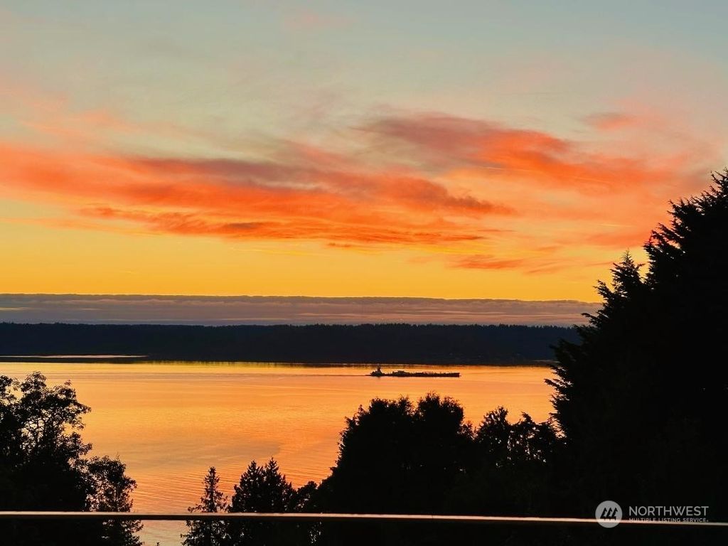 Photo of 15717 25th Avenue SW, Burien, WA 98166 (MLS # 2329472)