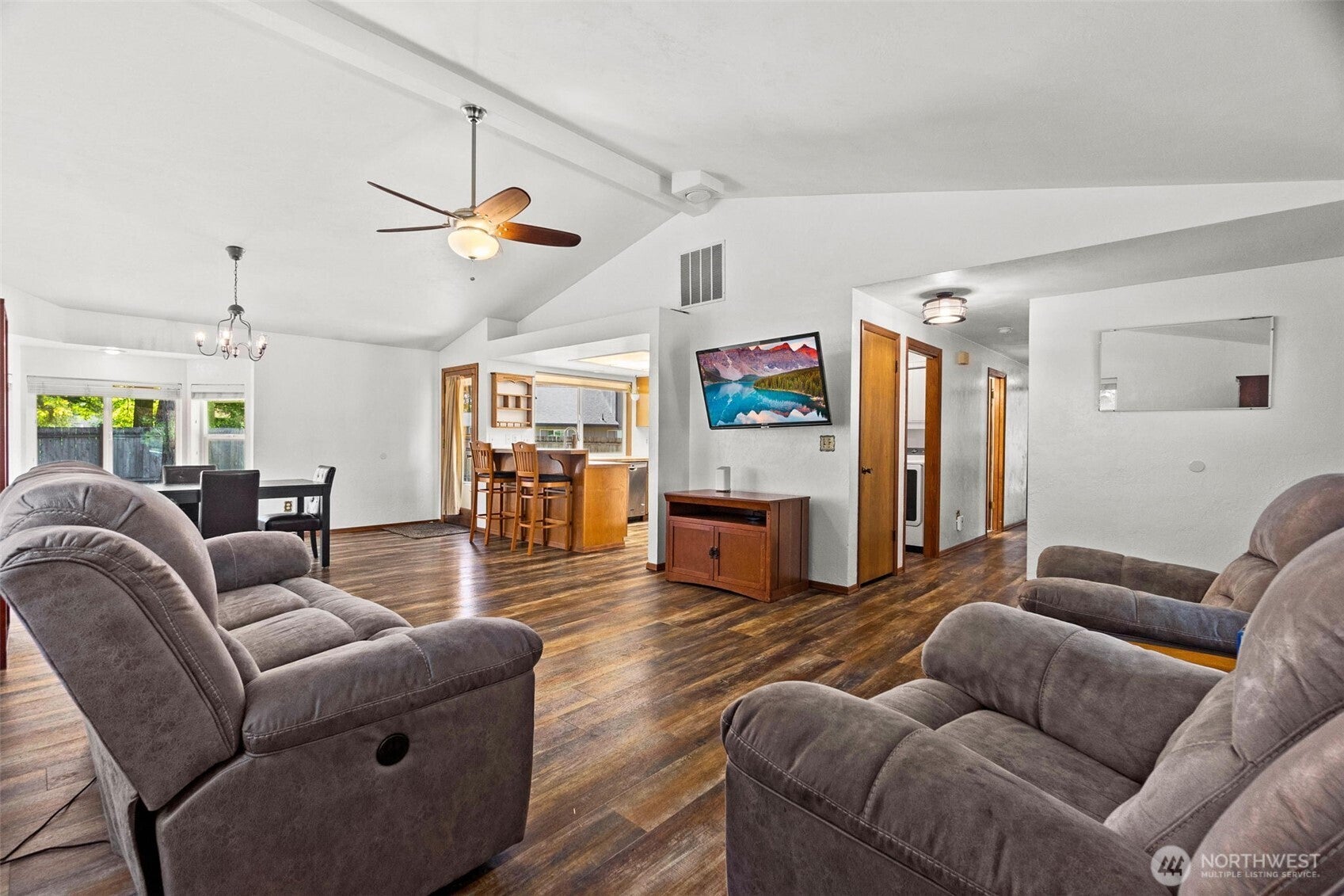 3930 Oxford Loop SE